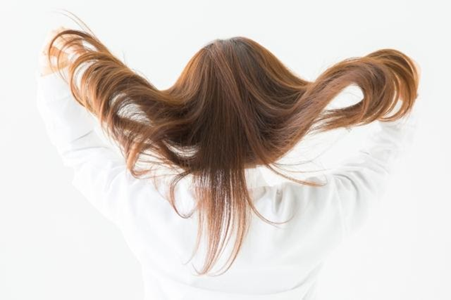 髪の毛のボリュームが少ない原因と対策